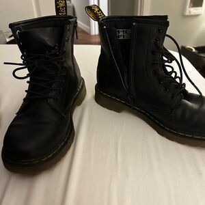 Dr. Martens Delaney